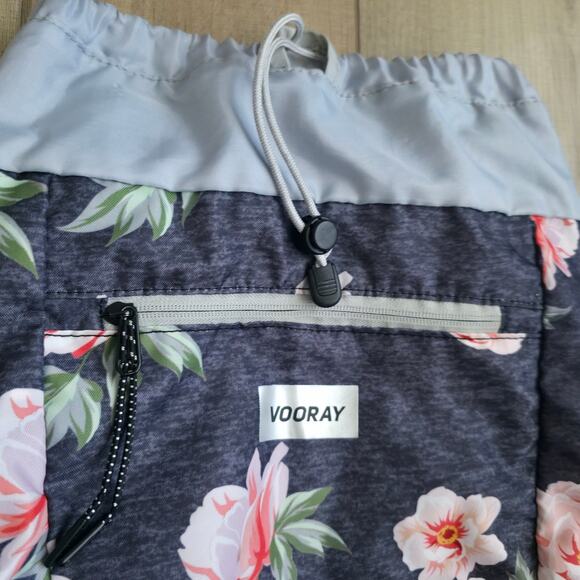Vooray Stride Cinch Gray Floral Rose Gray 13L Drawstring Backpack Women One Sz - Picture 14 of 15